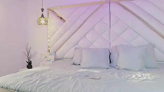 Snapshot of zoevg chatting on 02-09-26, 12:09 zoevg online show from 02-09-26, 12:09