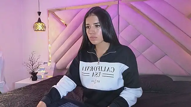 zoevg online show from 04-24-26, 01:13