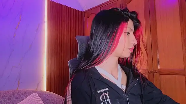 dulcetorresvg online show from 04-17-26, 03:09