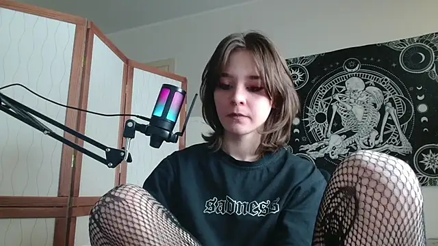 Snapshot of Mysterious_Toy chatting on 02-04-26, 04:46 Mysterious Toy online show from 02-04-26, 04:46