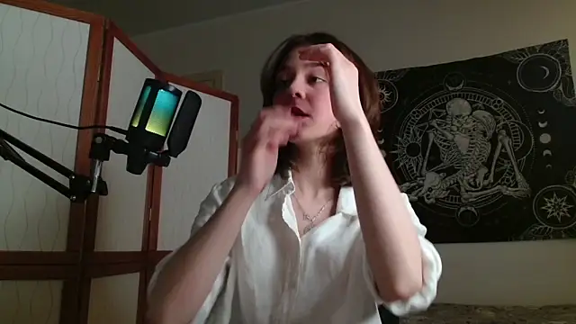 Snapshot of Mysterious_Toy chatting on 02-05-26, 04:44 Mysterious Toy online show from 02-05-26, 04:44