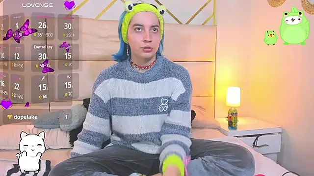 Snapshot of Kissa- chatting on 01-10-26, 02:35 Kissa- online show from 01-10-26, 02:35