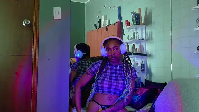 DaniaMarcell online show from 04-18-26, 01:09