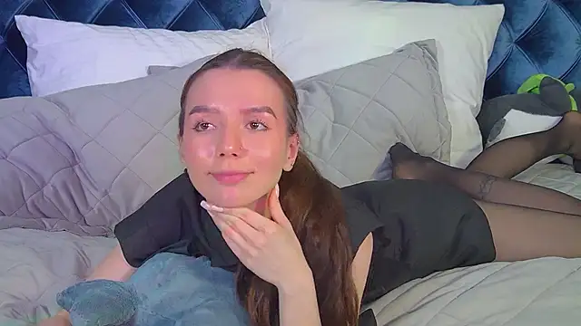 VanessaVienne online show from 04-18-26, 07:07