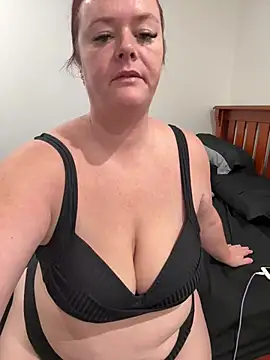 carinabro10 online show from 04-19-26, 12:33