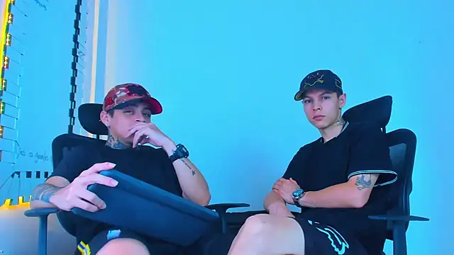 Snapshot of Thomas-Wil chatting on 02-25-26, 03:43 Thomas-Wil online show from 02-25-26, 03:43