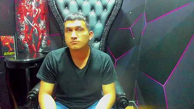 Snapshot of Lucca_Moretti chatting on 01-08-26, 03:36 Lucca Moretti online show from 01-08-26, 03:36