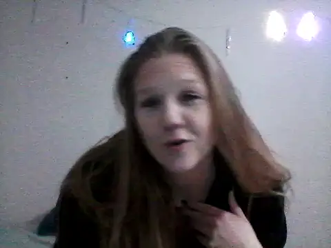 Snapshot of tinytiff33 chatting on 01-10-26, 01:29 tinytiff33 online show from 01-10-26, 01:29