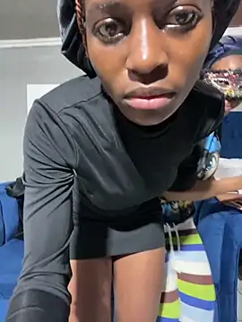 CreamyCupCake 96 online show from 04-17-26, 11:24