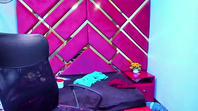 MiaRouss69 online show from 02-13-26, 05:36