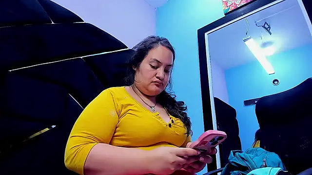 MiaRouss69 online show from 05-08-26, 10:20