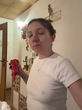 Snapshot of Marina_und_Jayden chatting on 02-22-26, 07:01 Marina und Jayden online show from 02-22-26, 07:01