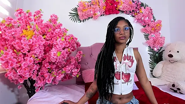 Snapshot of Pamela_James_ chatting on 01-14-26, 02:12 Pamela James online show from 01-14-26, 02:12