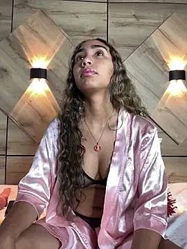 Snapshot of LeslyCooper1 chatting on 01-17-26, 12:32 LeslyCooper1 online show from 01-17-26, 12:32