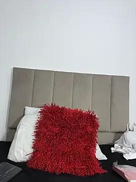 Snapshot of LeslyCooper1 chatting on 02-13-26, 07:10 LeslyCooper1 online show from 02-13-26, 07:10