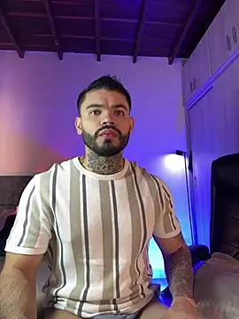 thiago ferrari  online show from 03-25-26, 08:59