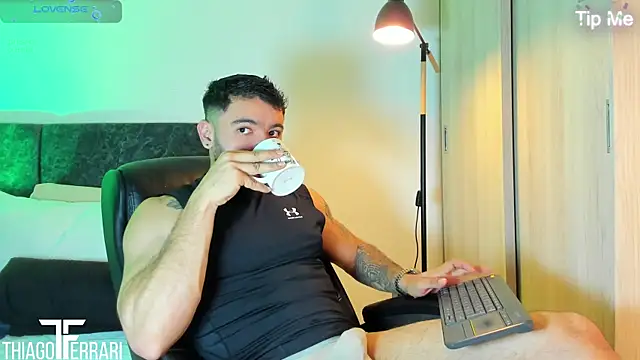 thiago ferrari  online show from 06-14-26, 02:09