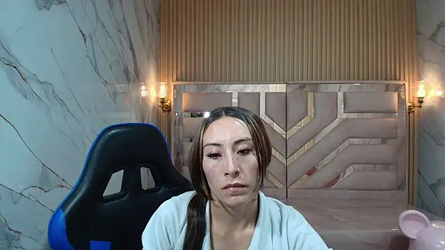Snapshot of katalina_r_ chatting on 05-01-26, 08:13 katalina r online show from 05-01-26, 08:13