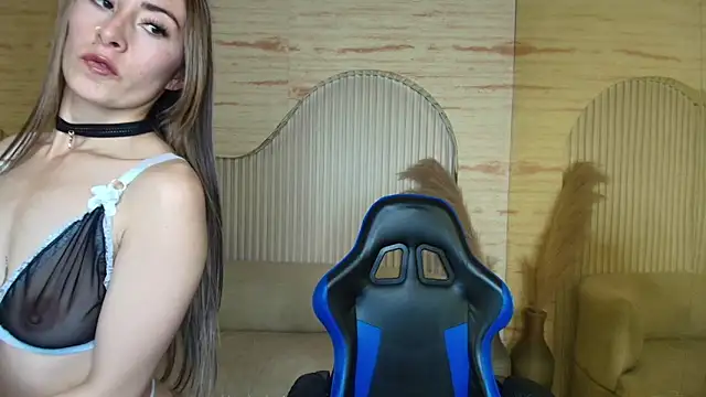 Snapshot of katalina_r_ chatting on 05-21-26, 08:05 katalina r online show from 05-21-26, 08:05
