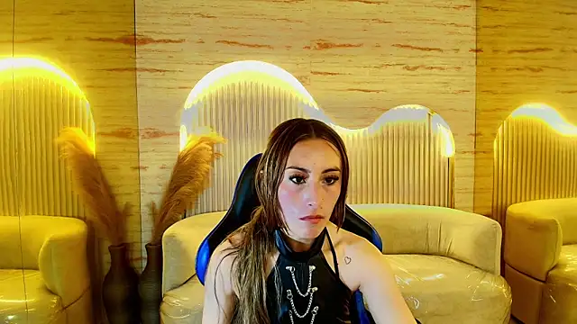 Snapshot of katalina_r_ chatting on 05-30-26, 08:17 katalina r online show from 05-30-26, 08:17