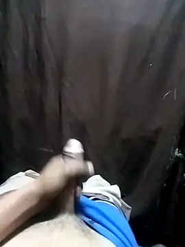 Snapshot of Emilio5000 chatting on 03-19-26, 05:00 Emilio5000 online show from 03-19-26, 05:00