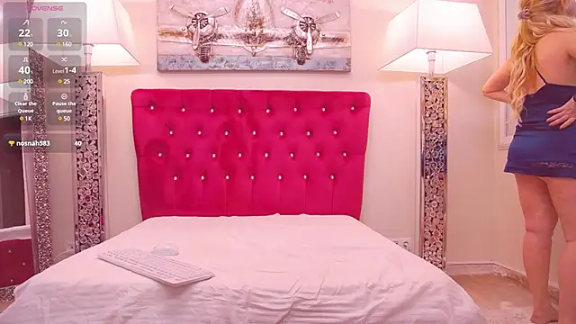 AmandaL1 online show from 03-10-25, 11:32