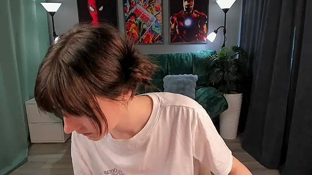 KikaOsterman online show from 04-13-26, 02:11