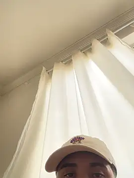 Snapshot of Omatheus18y chatting on 01-09-26, 06:31 Omatheus18y online show from 01-09-26, 06:31