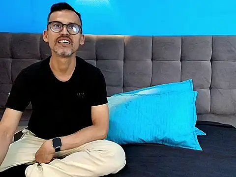 Oswalldo   online show from 04-05-26, 11:29