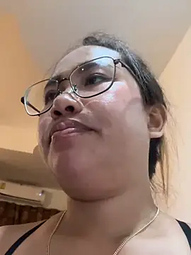 Ponthip online show from 04-05-26, 06:38