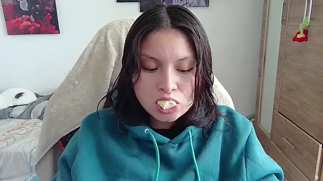 yessica gomez01 online show from 05-18-26, 09:42