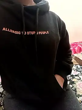 Snapshot of saloni_singh01 chatting on 01-11-26, 08:52 saloni singh01 online show from 01-11-26, 08:52