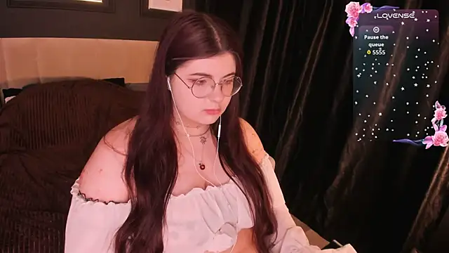 Snapshot of Siena_aa chatting on 07-11-26, 07:05 Siena aa online show from 07-11-26, 07:05