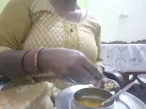 Snapshot of mohini_bhabhi chatting on 06-25-26, 07:13 mohini bhabhi online show from 06-25-26, 07:13