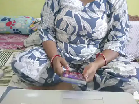 Snapshot of mohini_bhabhi chatting on 07-19-26, 10:30 mohini bhabhi online show from 07-19-26, 10:30