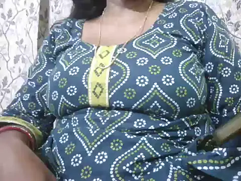Snapshot of mohini_bhabhi chatting on 07-20-26, 03:47 mohini bhabhi online show from 07-20-26, 03:47