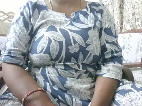 Snapshot of mohini_bhabhi chatting on 07-28-26, 06:31 mohini bhabhi online show from 07-28-26, 06:31
