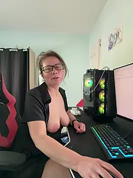 Faucettes online show from 04-07-26, 01:11