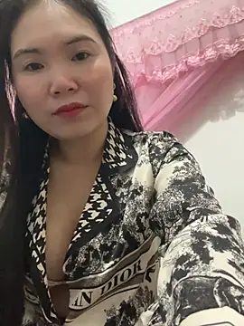 Snapshot of Henlen-su chatting on 01-11-26, 10:04 Henlen-su online show from 01-11-26, 10:04