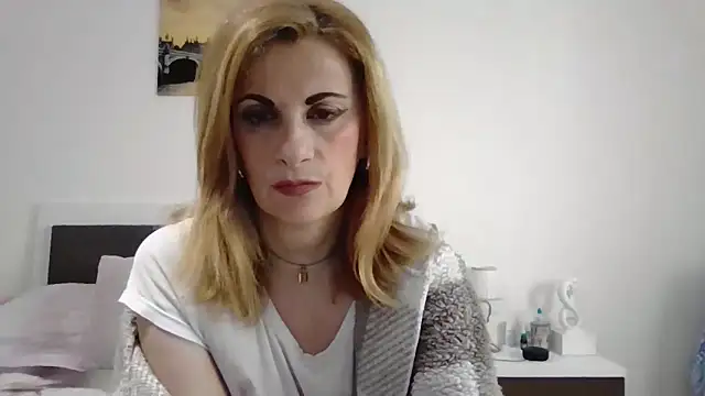 Snapshot of Clara1986 chatting on 05-09-26, 01:16 Clara1986 online show from 05-09-26, 01:16