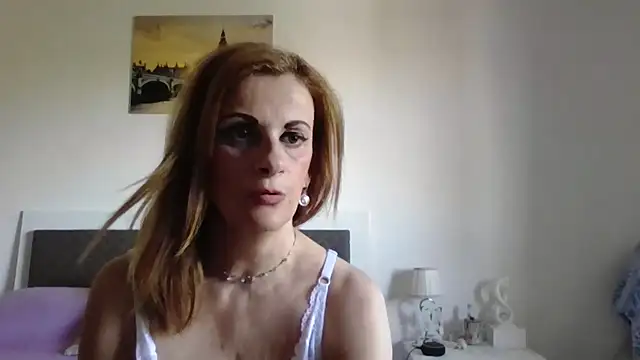 Snapshot of Clara1986 chatting on 06-09-26, 02:28 Clara1986 online show from 06-09-26, 02:28
