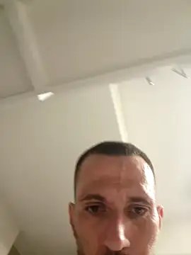 Snapshot of XL-Richard chatting on 01-11-26, 07:02 XL-Richard online show from 01-11-26, 07:02