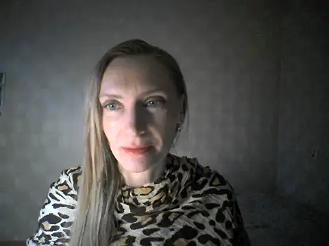 Snapshot of Averinona chatting on 03-14-26, 04:12 Averinona online show from 03-14-26, 04:12