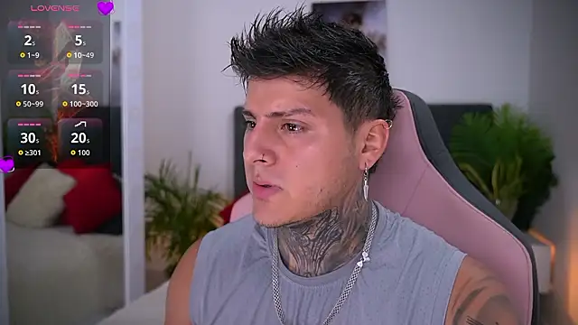 Snapshot of goldenatlasX chatting on 02-15-26, 06:15 goldenatlasX online show from 02-15-26, 06:15