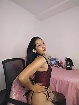 Lady Crimson online show from 01-15-26, 08:01