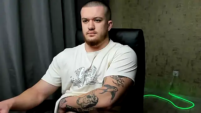 Snapshot of Well_boy chatting on 02-07-26, 06:11 Well boy online show from 02-07-26, 06:11