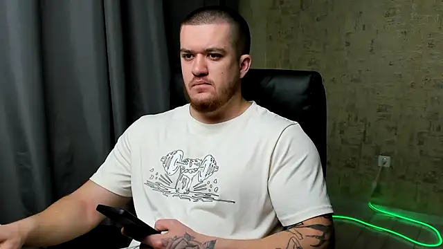 Snapshot of Well_boy chatting on 02-12-26, 08:15 Well boy online show from 02-12-26, 08:15