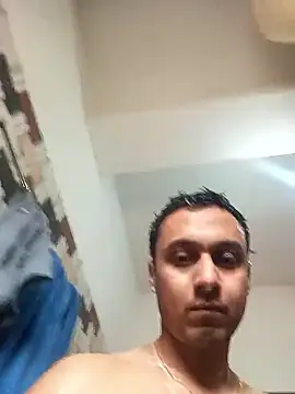 Snapshot of Uzieham22 chatting on 03-06-26, 07:16 Uzieham22 online show from 03-06-26, 07:16