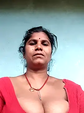 Hot di97 online show from 04-08-26, 01:05