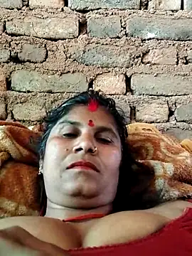 Hot di97 online show from 04-10-26, 09:03